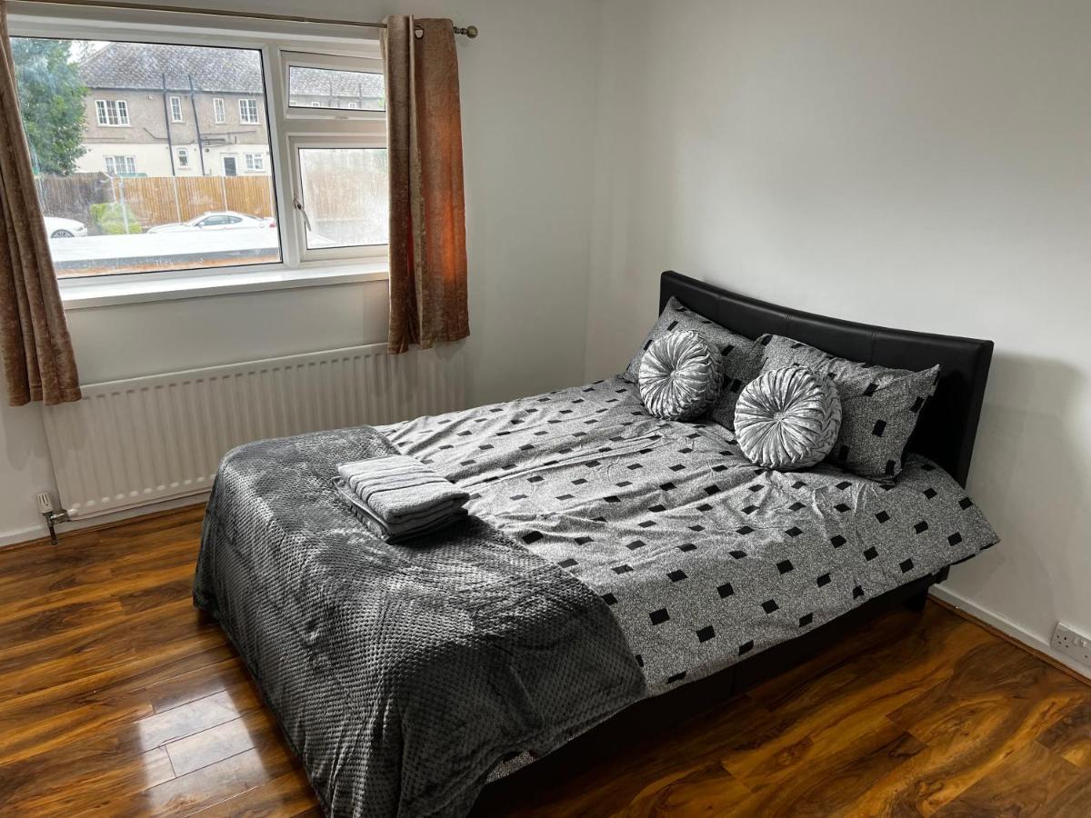 Good Priced Single Rooms In Hayes Northolt  외부 사진